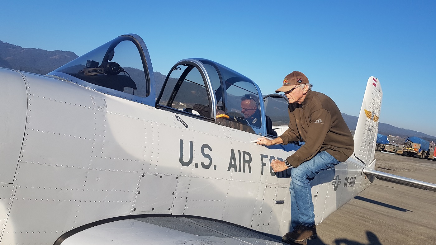 Sigi Angerer und Hans Huemer & Beechcraft T-34 Mentor zu Besuch!